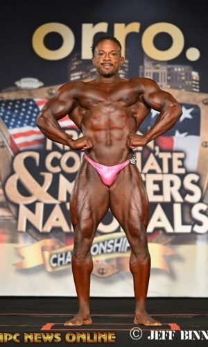 Bodybuilding Posing Front Lat Spread